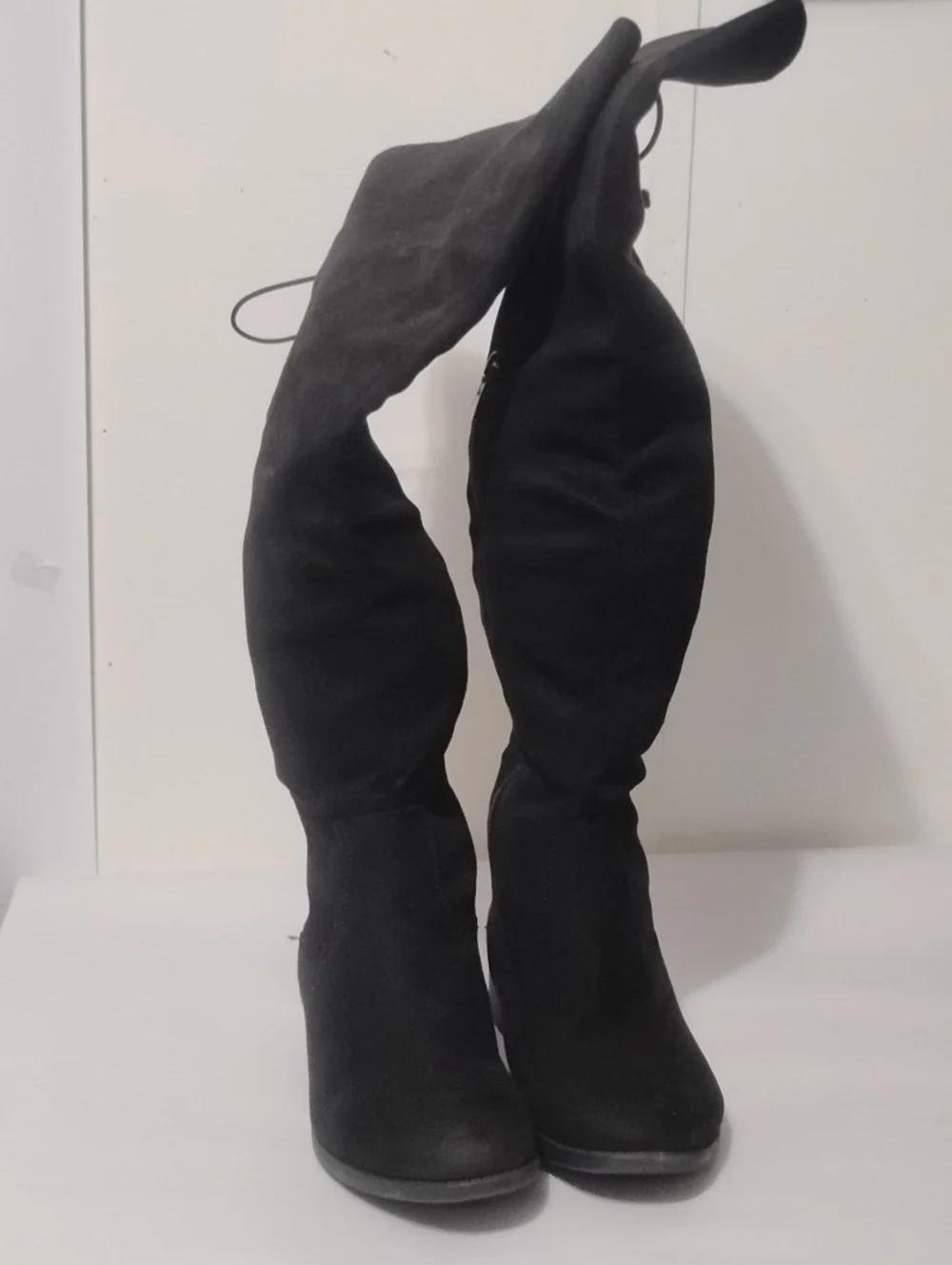 EETTARO Knee-High Faux Suede Women's 7.5 Lace Back Western Sleek Boots